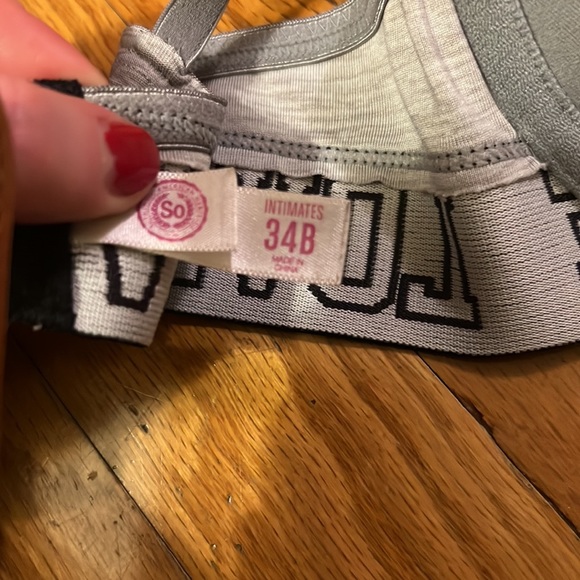 34B Bra - Picture 3 of 3